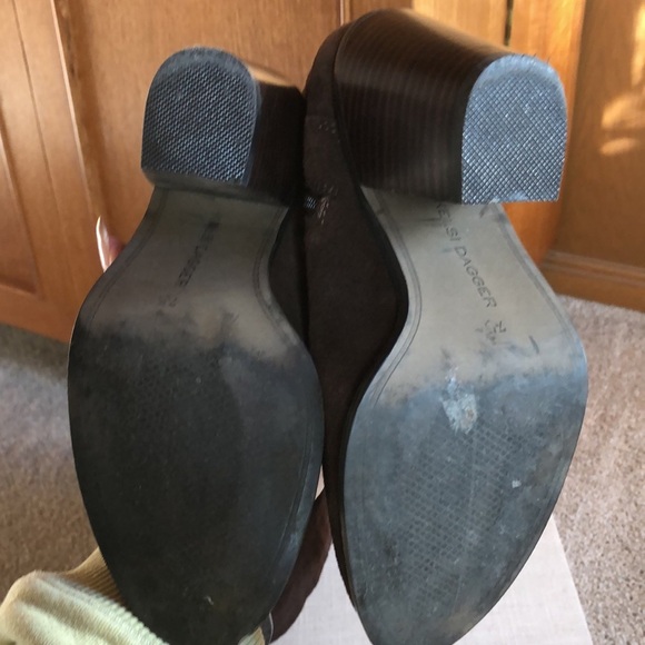 Kelsi Dagger tall genuine suede espresso brown boot wood heel inside zip 7.5 - Picture 9 of 10